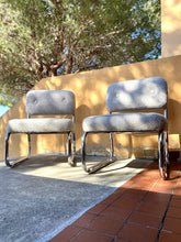 Charger l'image dans la galerie, Paire de fauteuils / Chauffeuses mid century en tissu bouclettes