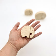 Load image into Gallery viewer, Family of 3 elephants in travertine by Fratelli Mannelli