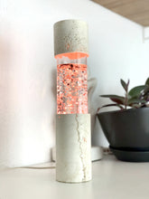 Charger l'image dans la galerie, Lampe paillettes vintage en travertin