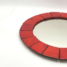 Charger l'image dans la galerie, Miroir artisanal vintage en céramique, 1970