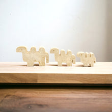 Load image into Gallery viewer, Family of 3 camels in travertine by Fratelli Mannelli