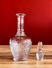 Load image into Gallery viewer, Glass carafe