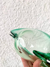 Load image into Gallery viewer, Shell in Murano glass