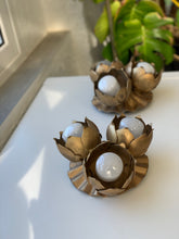 Load image into Gallery viewer, Pair of sconces with flowers, 1970