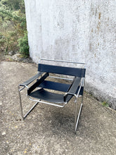 Load image into Gallery viewer, Wassily B3 armchair by Marcel Breuer