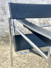 Load image into Gallery viewer, Wassily B3 armchair by Marcel Breuer