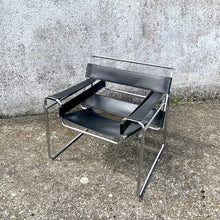 Load image into Gallery viewer, Wassily B3 armchair by Marcel Breuer
