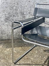 Load image into Gallery viewer, Wassily B3 armchair by Marcel Breuer
