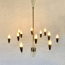 Charger l'image dans la galerie, Lustre 12 bras attribué à Stilnovo, 1950