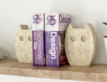 Load image into Gallery viewer, Pair of travertine bookends or sculptures by Fratelli Mannelli, 1970