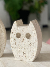 Load image into Gallery viewer, Pair of travertine bookends or sculptures by Fratelli Mannelli, 1970