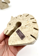 Load image into Gallery viewer, Pair of bookends "horse" in travertine by Fratelli Mannelli