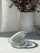 Load image into Gallery viewer, Vetri shell in Murano glass (Sommerso technique)
