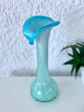 Load image into Gallery viewer, Murano glass vase in the shape of an arum flower