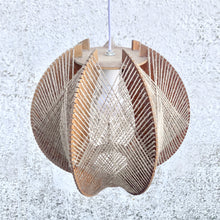 Charger l'image dans la galerie, Suspension scandinave vintage bois et fils