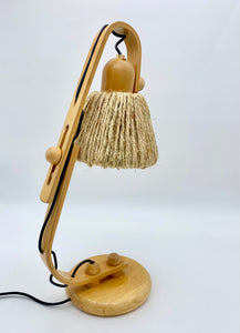 Lámpara articulada de los años 70 en madera y cuerda.