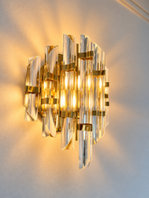 Charger l'image dans la galerie, Paire d'appliques Venini en verre de Murano taillé , vers 1970