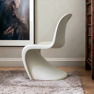 Junior Panton chair edited by Vitra - 2 available