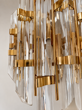 Charger l'image dans la galerie, Paire d'appliques Venini en verre de Murano taillé , vers 1970