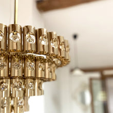 Charger l'image dans la galerie, Lustre en tubes de laiton des années 60, attribué à Sciolari