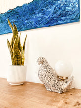 Charger l'image dans la galerie, Lampe oiseau "colombe" vintage en céramique mouchetée, 1970