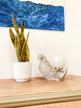 Charger l'image dans la galerie, Lampe oiseau "colombe" vintage en céramique mouchetée, 1970