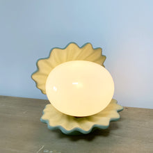Charger l'image dans la galerie, Lampe coquillage en céramique des années 70/80 (1 disponible)