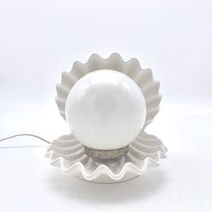 Lámpara vintage de concha de cerámica blanca
