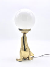 Load image into Gallery viewer, Lampe otarie vintage en laiton