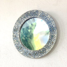 Cargar imagen en el visor de la galería, Espejo de cerámica de los años 70