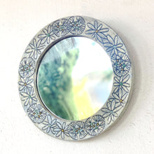 Cargar imagen en el visor de la galería, Espejo de cerámica de los años 70