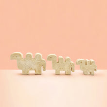 Load image into Gallery viewer, Family of 3 camels in travertine by Fratelli Mannelli