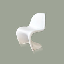 Cargar imagen en el visor de la galería, Silla Verner Panton, edición Vitra (3 disponibles)