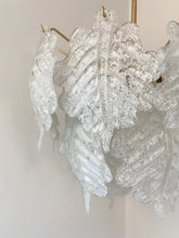 Charger l&#39;image dans la galerie, Lustre en feuilles de verre de Murano