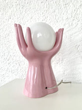 Charger l&#39;image dans la galerie, Lampe mains vintage en céramique rose