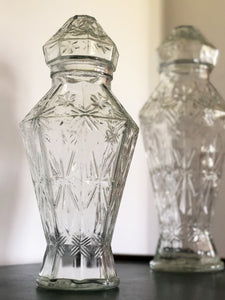 Ensemble de bonbonni&egrave;res / carafes en verre, H 30 cm et 40 cm