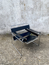 Load image into Gallery viewer, Wassily B3 armchair by Marcel Breuer