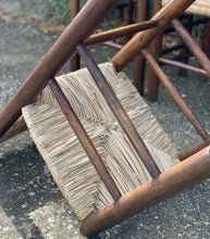 Charger l&#39;image dans la galerie, Série de 4 chaises modèle &quot;Dordogne&quot; éditées par Sentou