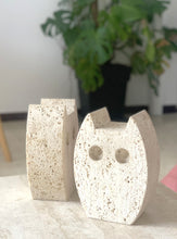 Load image into Gallery viewer, Pair of travertine bookends or sculptures by Fratelli Mannelli, 1970