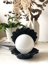 Load image into Gallery viewer, Vintage black shell lamp