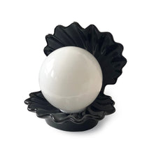 Load image into Gallery viewer, Vintage black shell lamp