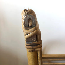Cargar imagen en el visor de la galería, Estante Rattan - bambú